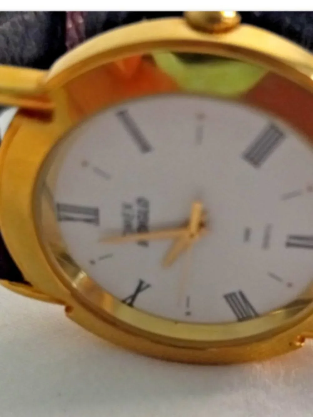 Vintage 1993 Timex Indiglo 32mm Women's Quartz Watch Gold Tone Leather Runs